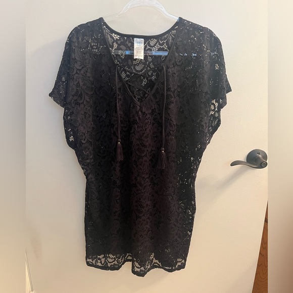 Black Lace coverup - Picture 1 of 5